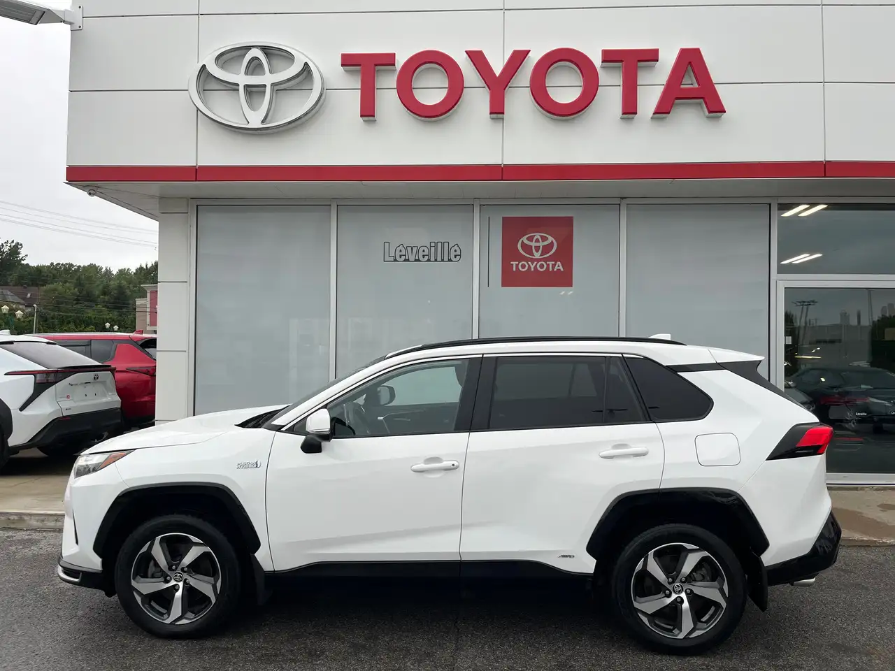 2023 Toyota RAV4 SE