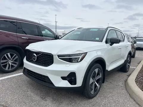 Volvo XC40 Plus