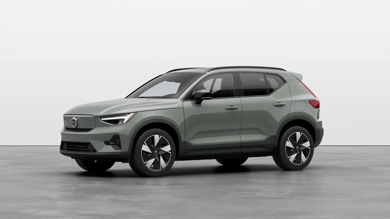 2025 Volvo EX40 Plus