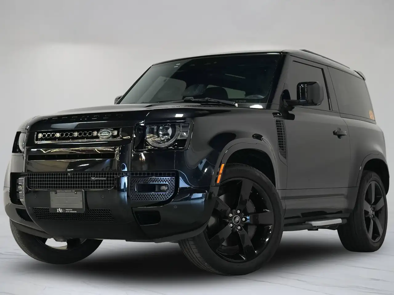2023 Land Rover Defender X-Dynamic SE P400