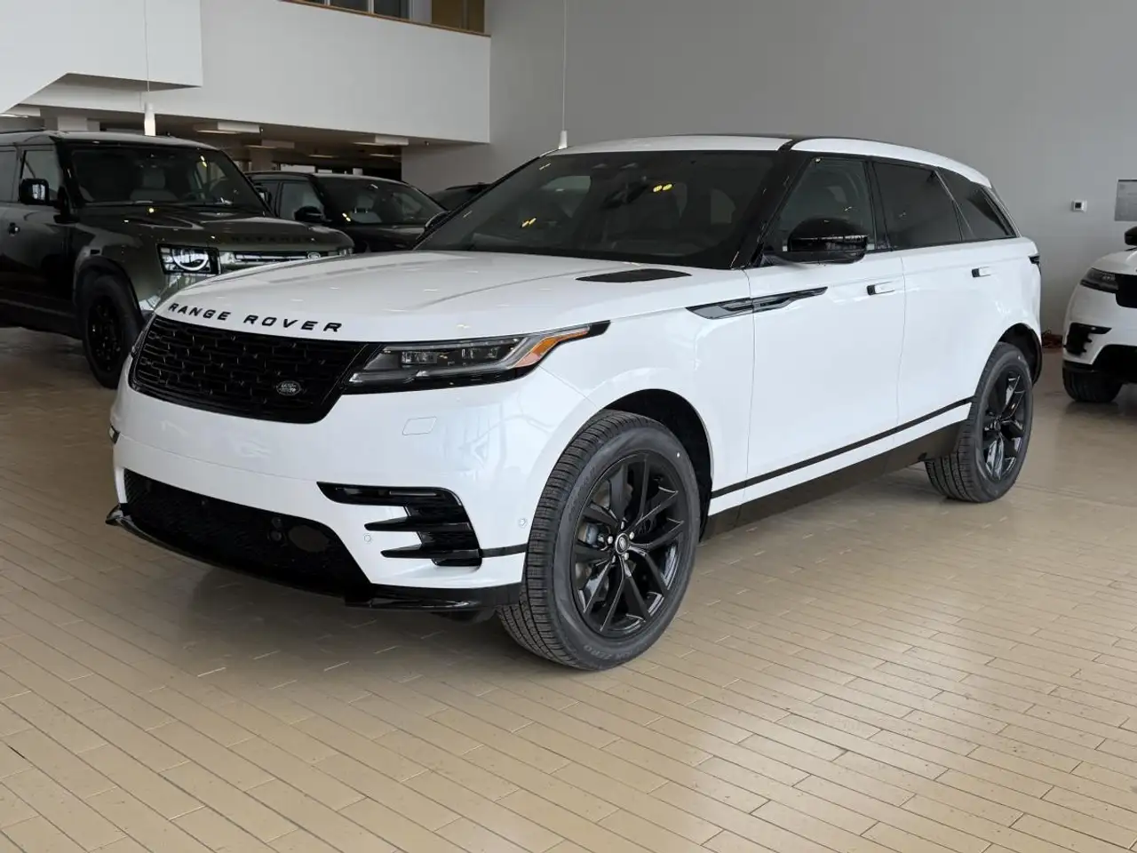 2026 Land Rover Range Rover Velar Dynamic SE P250