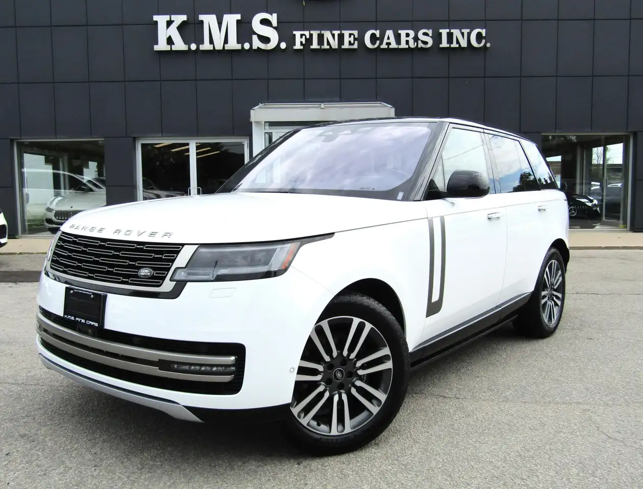 2023 Land Rover Range Rover SE P400