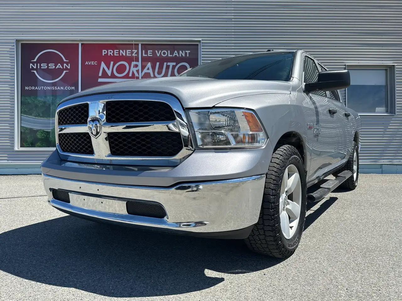 2023 RAM 1500 SLT