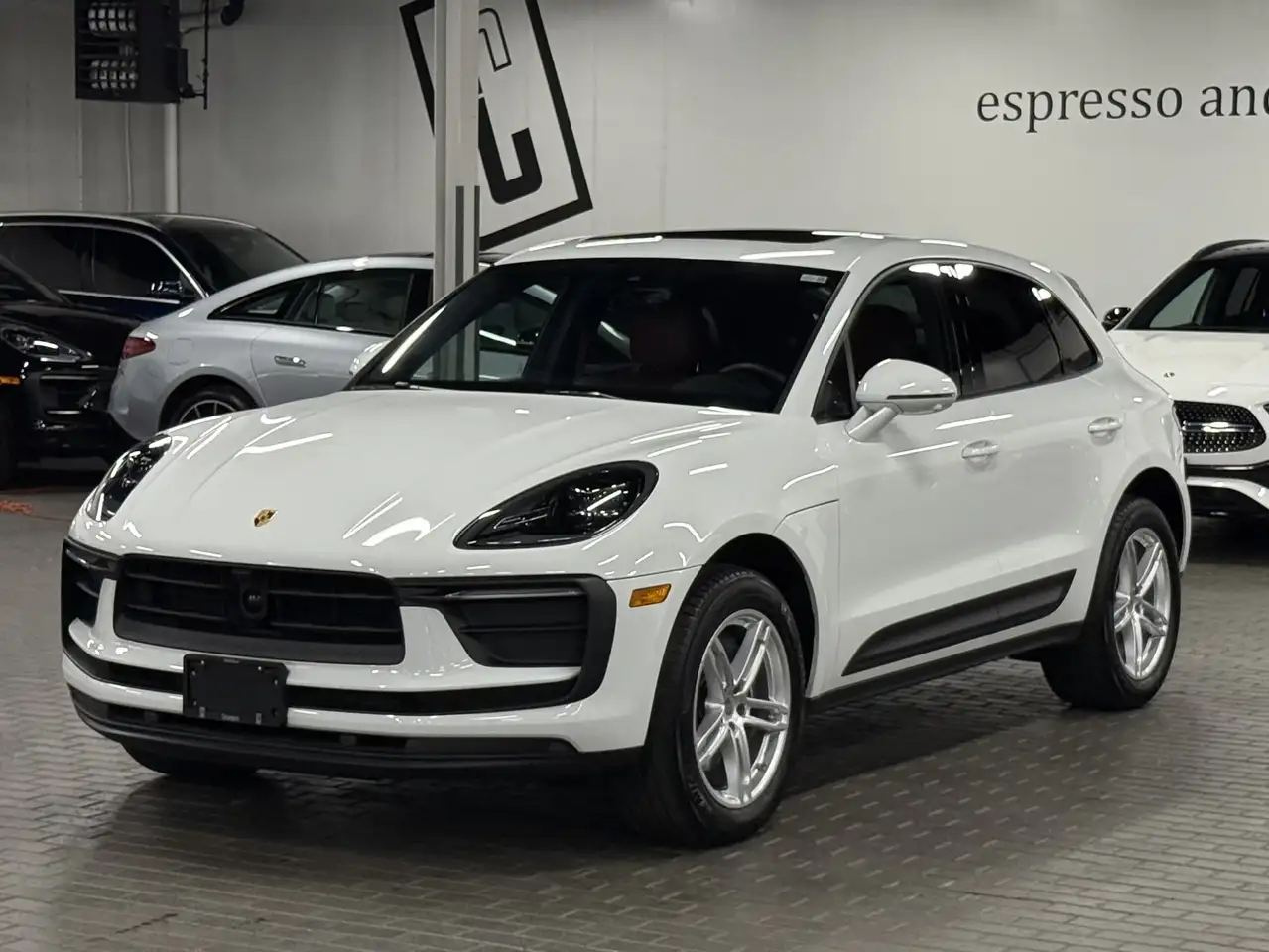 2025 Porsche Macan Base