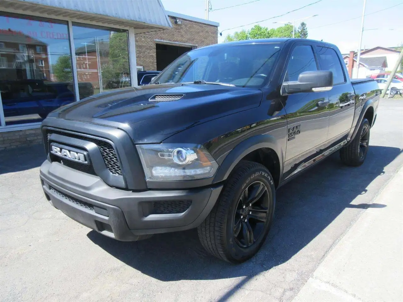 2022 RAM 1500 SLT