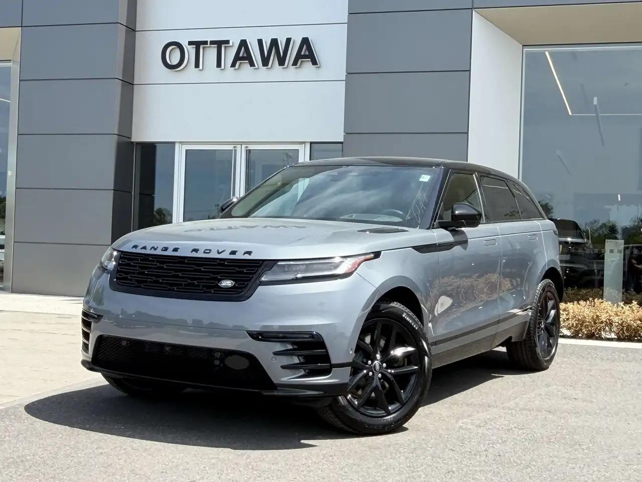 2026 Land Rover Range Rover Velar Dynamic SE P250