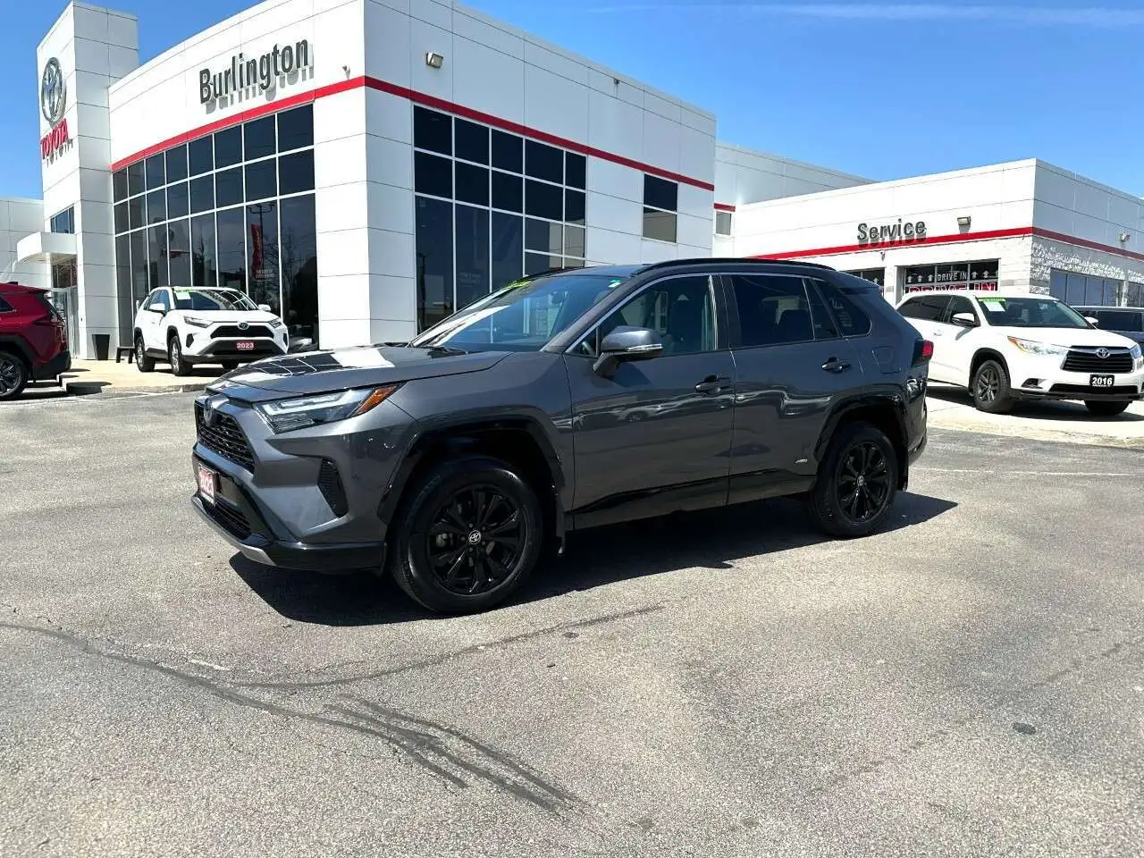 2023 Toyota RAV4 SE