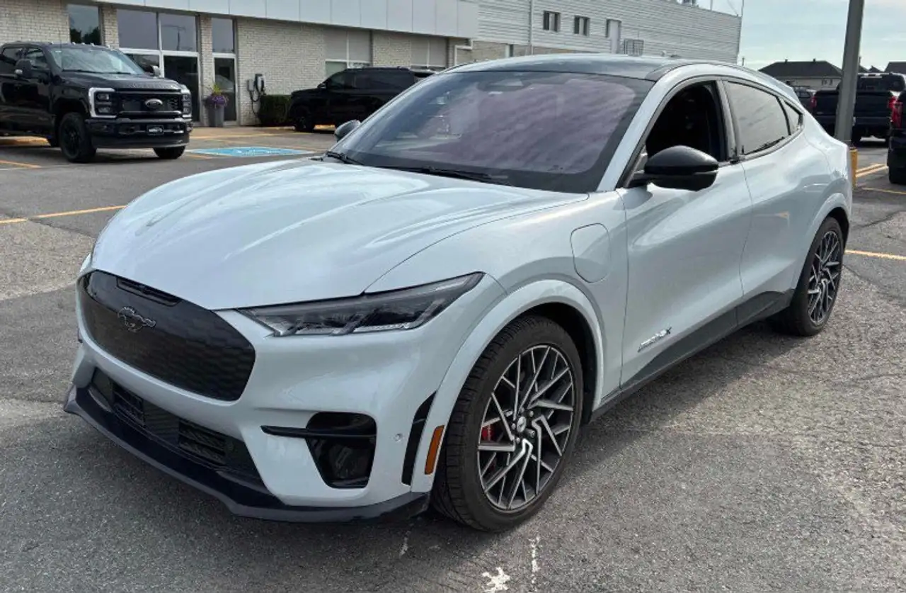 2022 Ford Mustang Mach-E