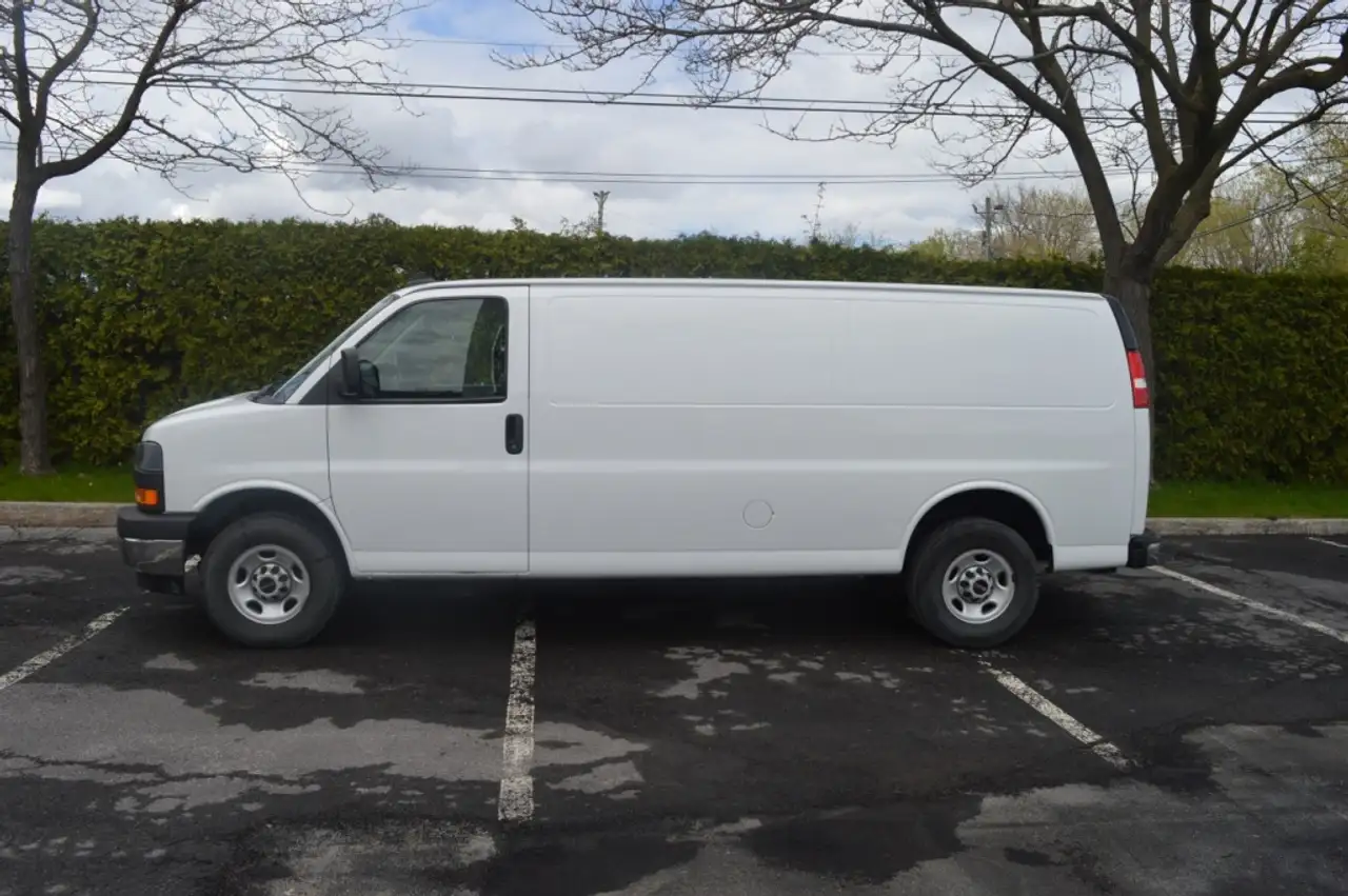 2022 GMC Savana